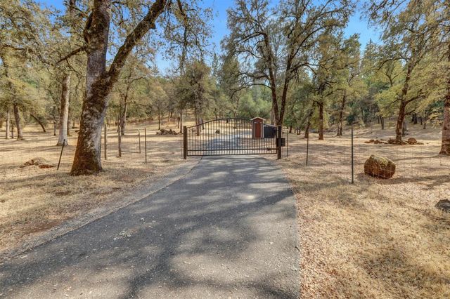 20816 Oxbow Way, Grass Valley, CA 95949