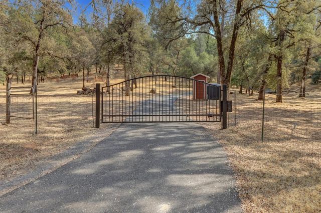 20816 Oxbow Way, Grass Valley, CA 95949