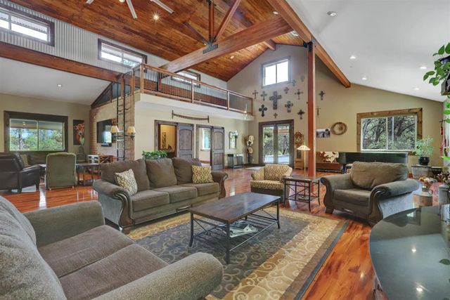 20816 Oxbow Way, Grass Valley, CA 95949