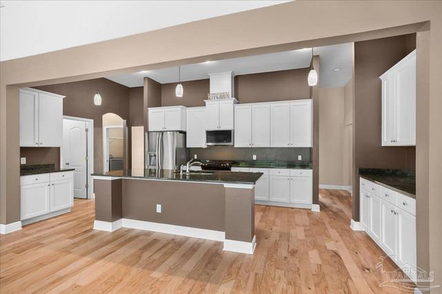 5718 Sparkleberry Ln, Pensacola, FL 32526