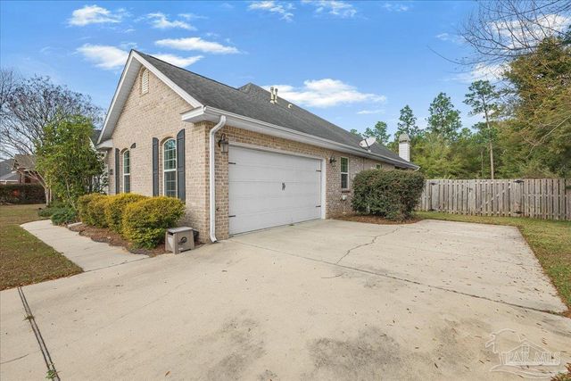 5718 Sparkleberry Ln, Pensacola, FL 32526