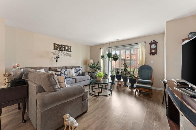 630 Cambridge Court 1b, Munster, IN 46321