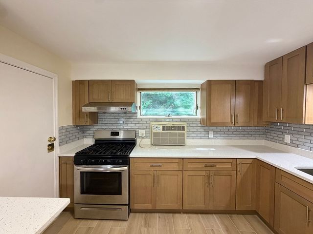 487 Lowell Ave 2, Newton, MA 02460
