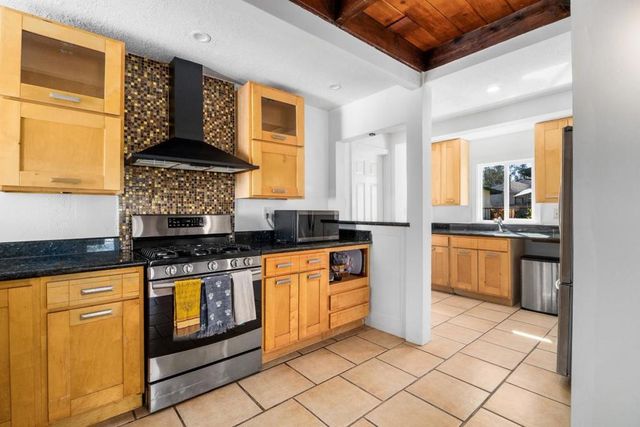 14 Morehouse Drive, Watsonville, CA 95076