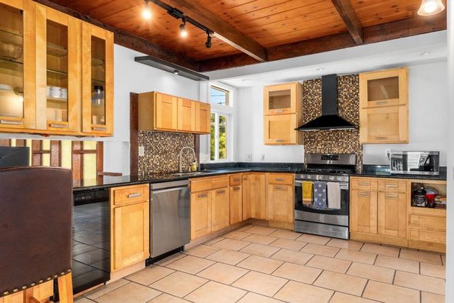 14 Morehouse Drive, Watsonville, CA 95076