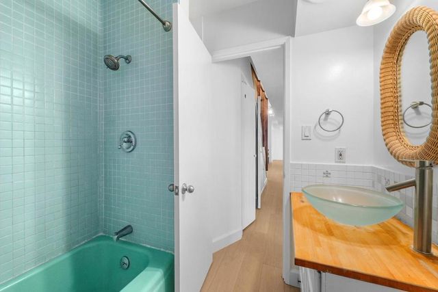 14 Morehouse Drive, Watsonville, CA 95076