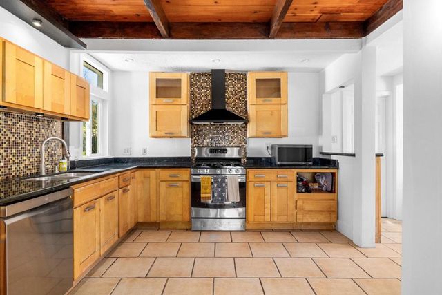 14 Morehouse Drive, Watsonville, CA 95076