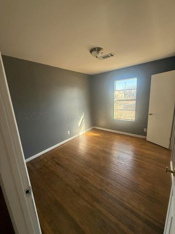 1211 N APACHE Street, Amarillo, TX 79107