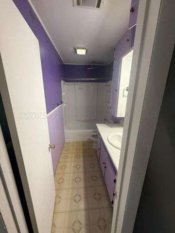 1211 N APACHE Street, Amarillo, TX 79107