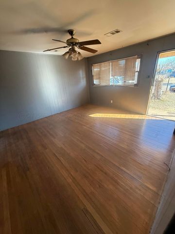 1211 N APACHE Street, Amarillo, TX 79107