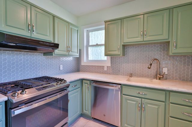 1851 W MARKET ST, Bethlehem, PA 18018