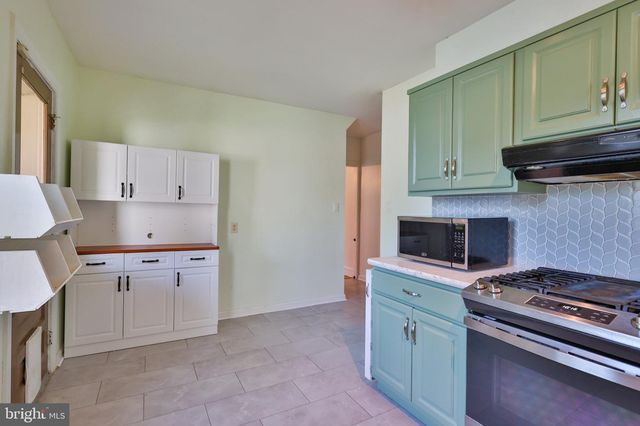 1851 W MARKET ST, Bethlehem, PA 18018