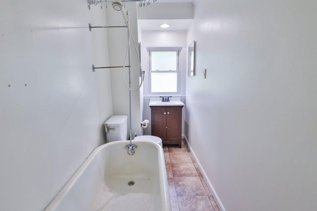 1851 W MARKET ST, Bethlehem, PA 18018