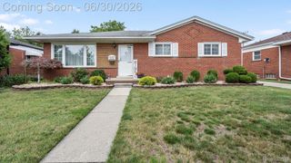 1862 Lakeview Street, Trenton, MI 48183