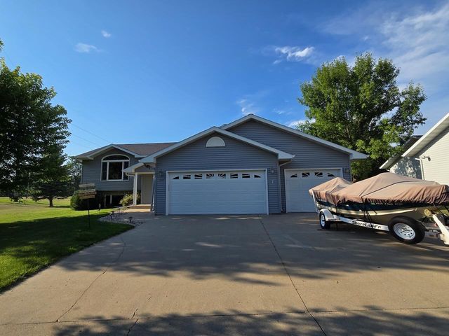 1207 Greenfield Avenue, Fergus Falls, MN 56537
