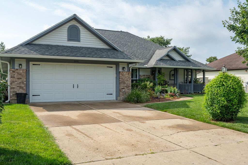2520 Countryside Drive 2520 Countryside Drive, Fairborn, OH 45324
