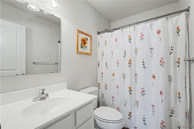 33 Allie Lane, Hamburg, NY 14075