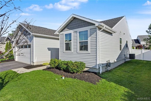33 Allie Lane, Hamburg, NY 14075