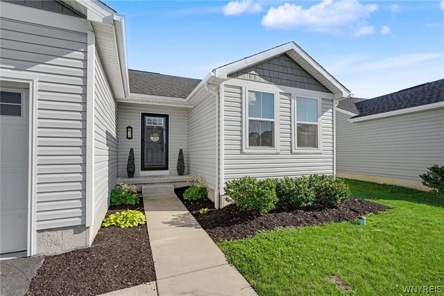 33 Allie Lane, Hamburg, NY 14075
