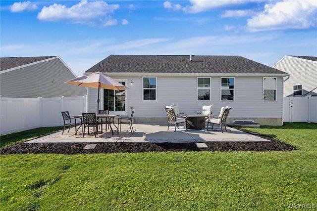 33 Allie Lane, Hamburg, NY 14075