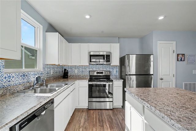 33 Allie Lane, Hamburg, NY 14075