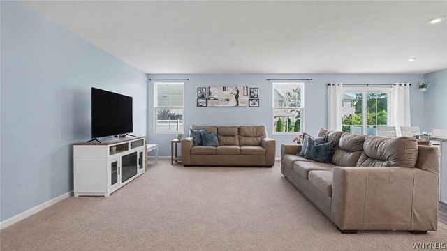 33 Allie Lane, Hamburg, NY 14075