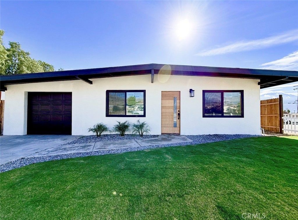 Image 2 of property listing at 66261 Buena Vista, Desert Hot Springs, CA 92240