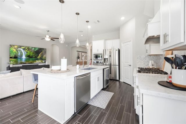 10819 Crestwood Point Circle, Cypress, TX 77433