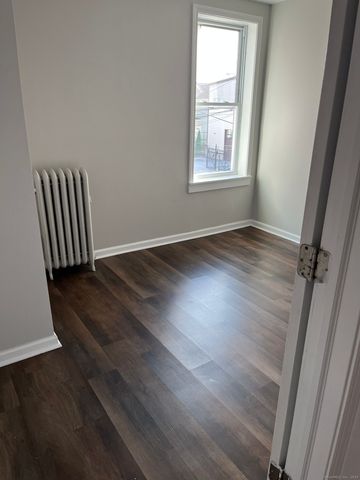 146 George Street 2nd, Bridgeport, CT 06604