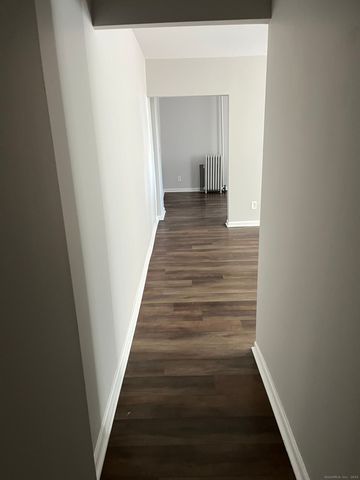 146 George Street 2nd, Bridgeport, CT 06604