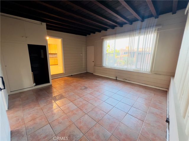 656 W 117th, Los Angeles, CA 90044