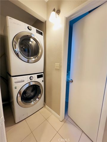 656 W 117th, Los Angeles, CA 90044