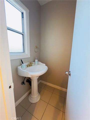 656 W 117th, Los Angeles, CA 90044