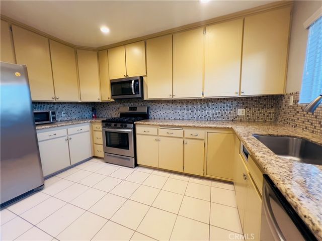 656 W 117th, Los Angeles, CA 90044