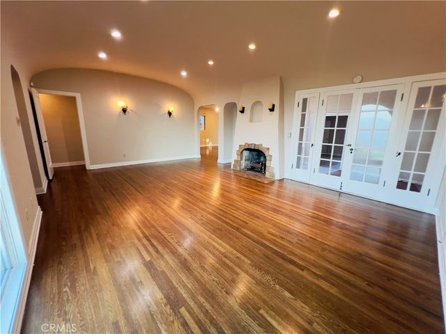 656 W 117th, Los Angeles, CA 90044