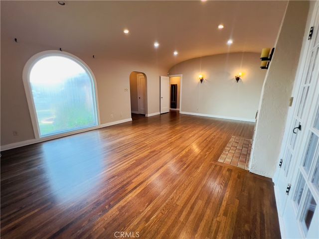 656 W 117th, Los Angeles, CA 90044