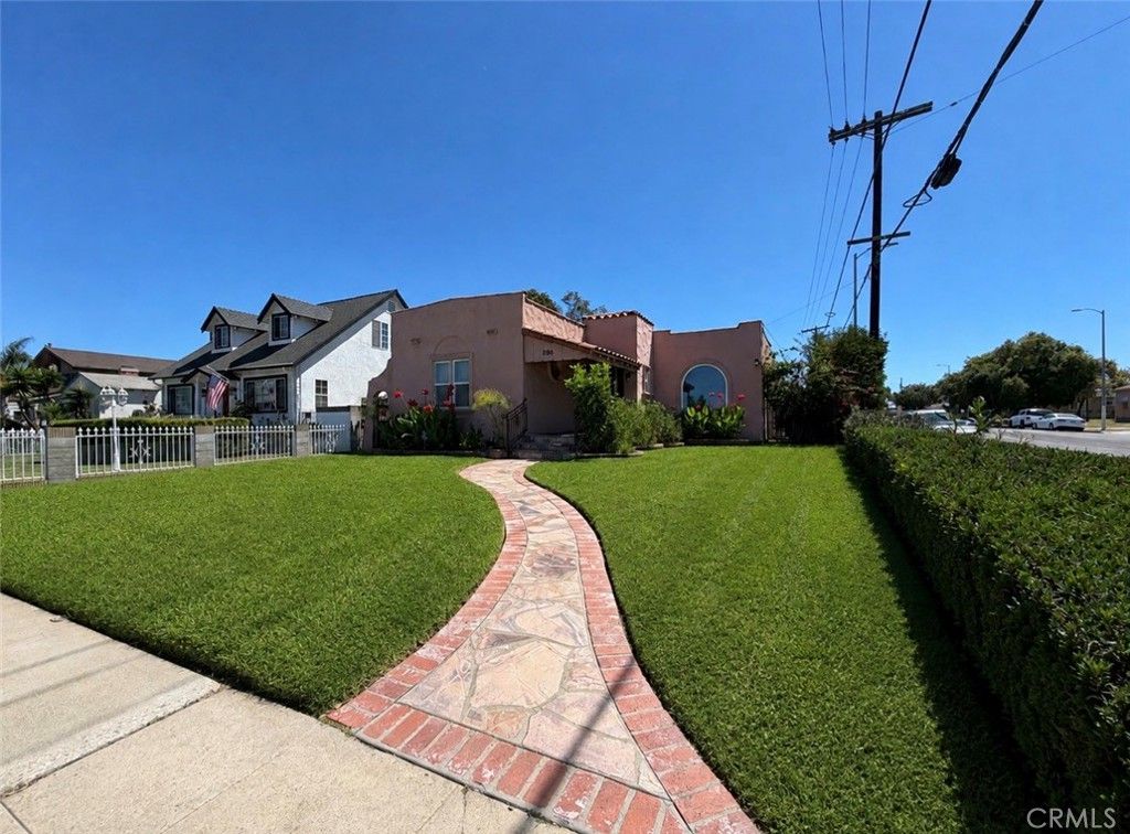 656 W 117th, Los Angeles, CA 90044
