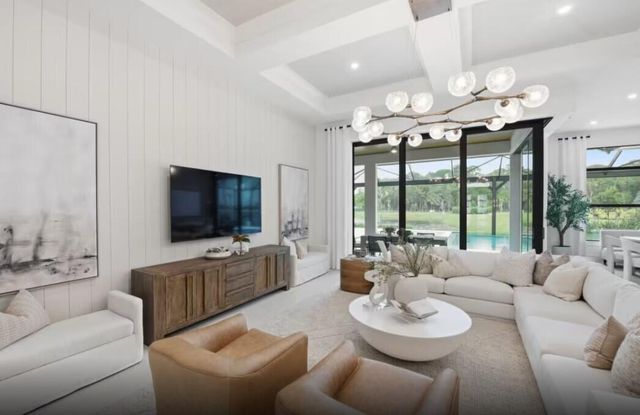 10175 AMARA RANCH Drive 19 Oakley, Lake Worth, FL 33449