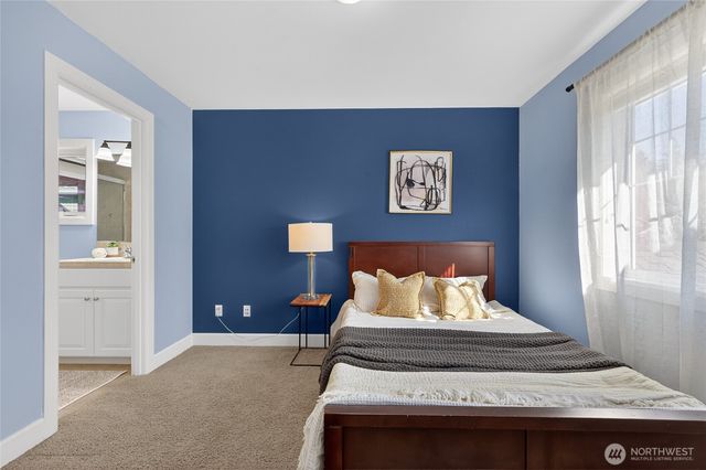 25902 NE 1st Place, Sammamish, WA 98074