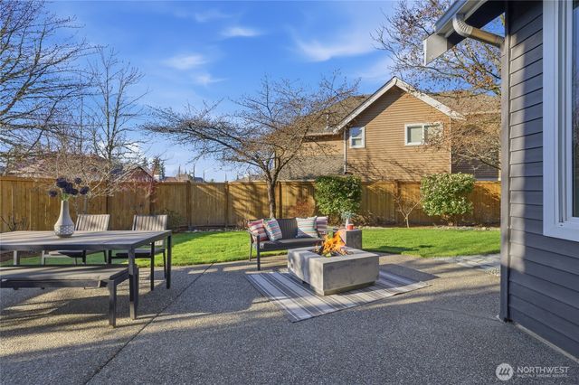 25902 NE 1st Place, Sammamish, WA 98074