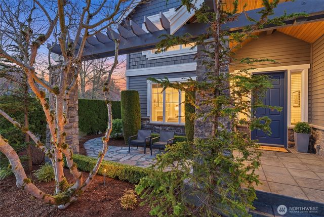 25902 NE 1st Place, Sammamish, WA 98074