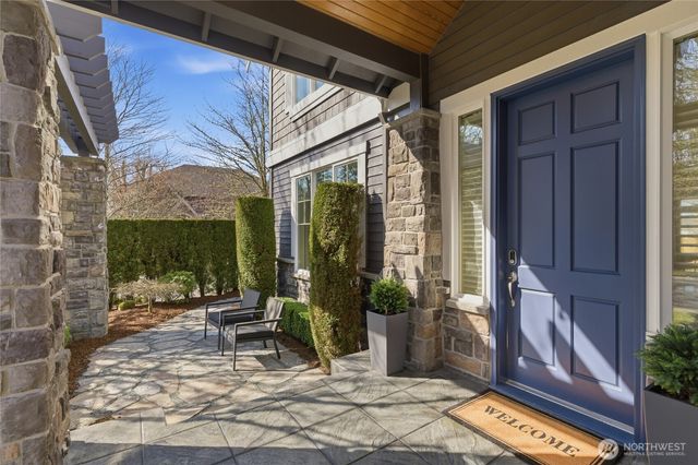 25902 NE 1st Place, Sammamish, WA 98074