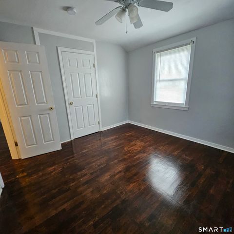 432 Pearl Harbor Street 432, Bridgeport, CT 06610