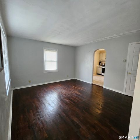 432 Pearl Harbor Street 432, Bridgeport, CT 06610