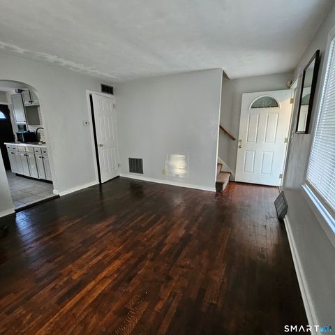 432 Pearl Harbor Street 432, Bridgeport, CT 06610