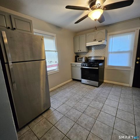 432 Pearl Harbor Street 432, Bridgeport, CT 06610