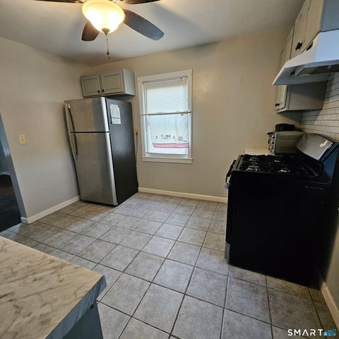 432 Pearl Harbor Street 432, Bridgeport, CT 06610