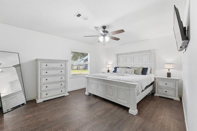 611 Reidland Road, Crosby, TX 77532