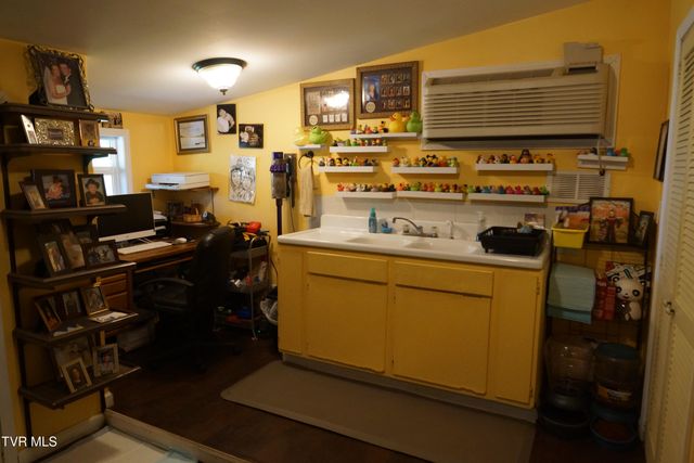 1569 Rock Springs Road, Kingsport, TN 37664