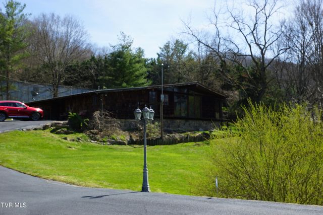 1569 Rock Springs Road, Kingsport, TN 37664